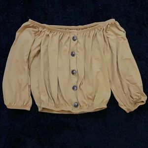 Yellow button shirt!😌